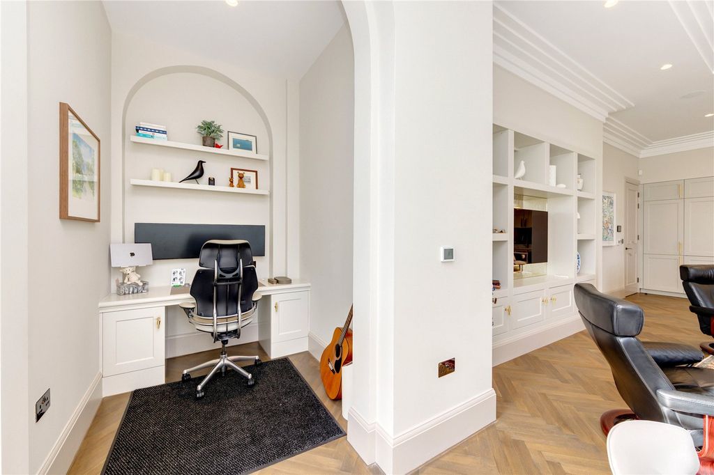 Additional image 23 of 2 bed flat for saleHanstead House, Bricket Wood, St Albans AL2