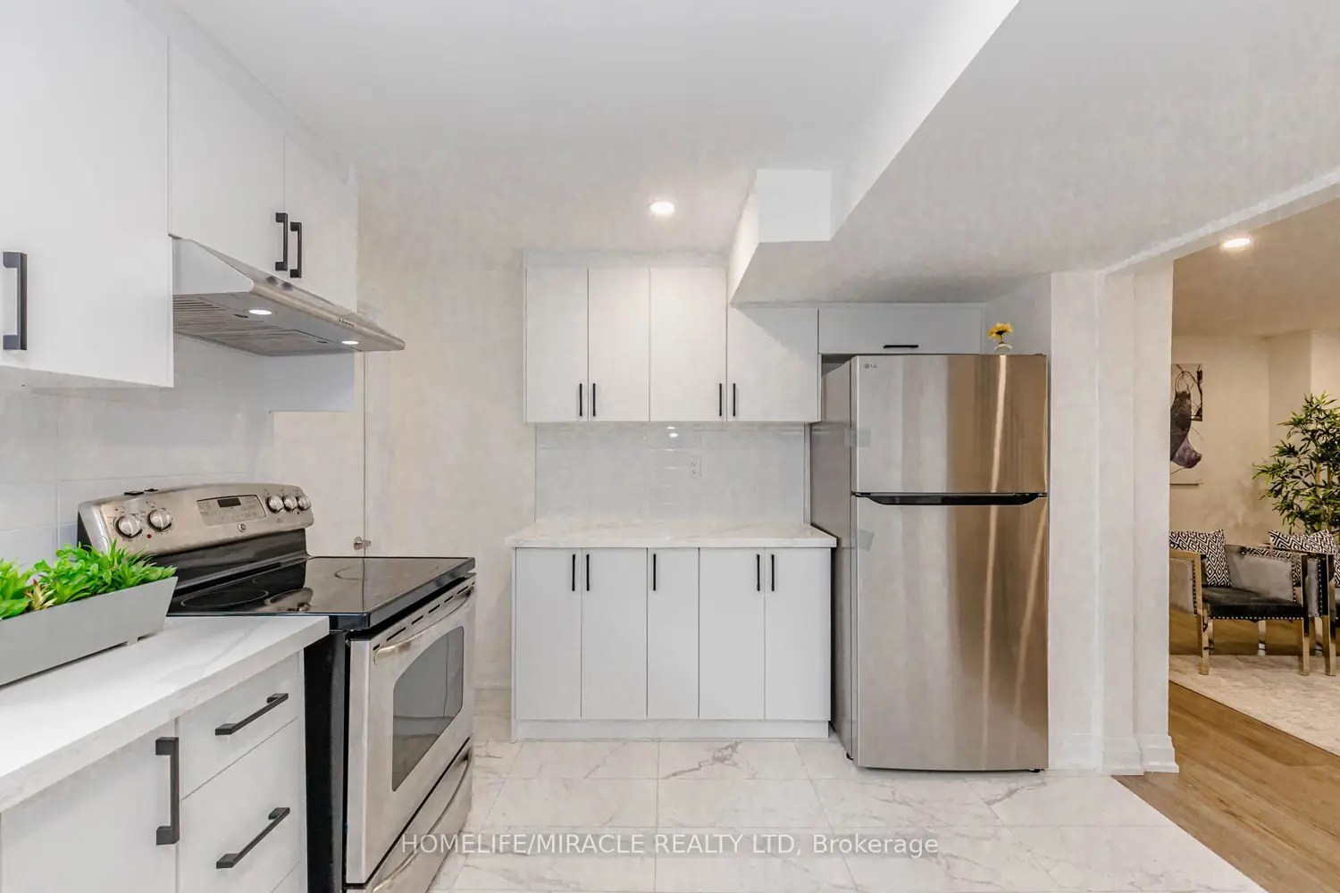 Additional image 16 of 563 Taplow Crescent