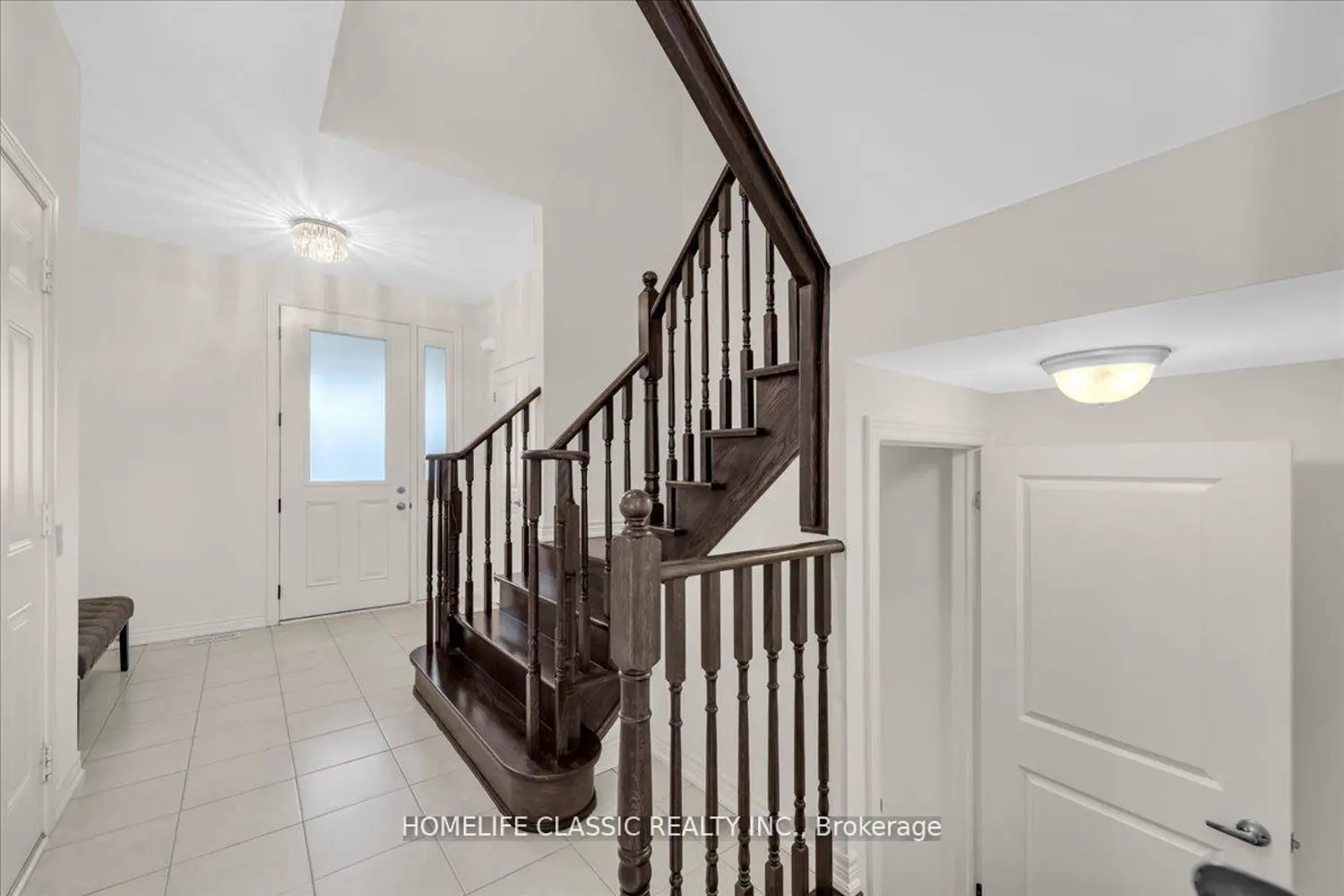 82 Blackberry Valley Crescent photo 3