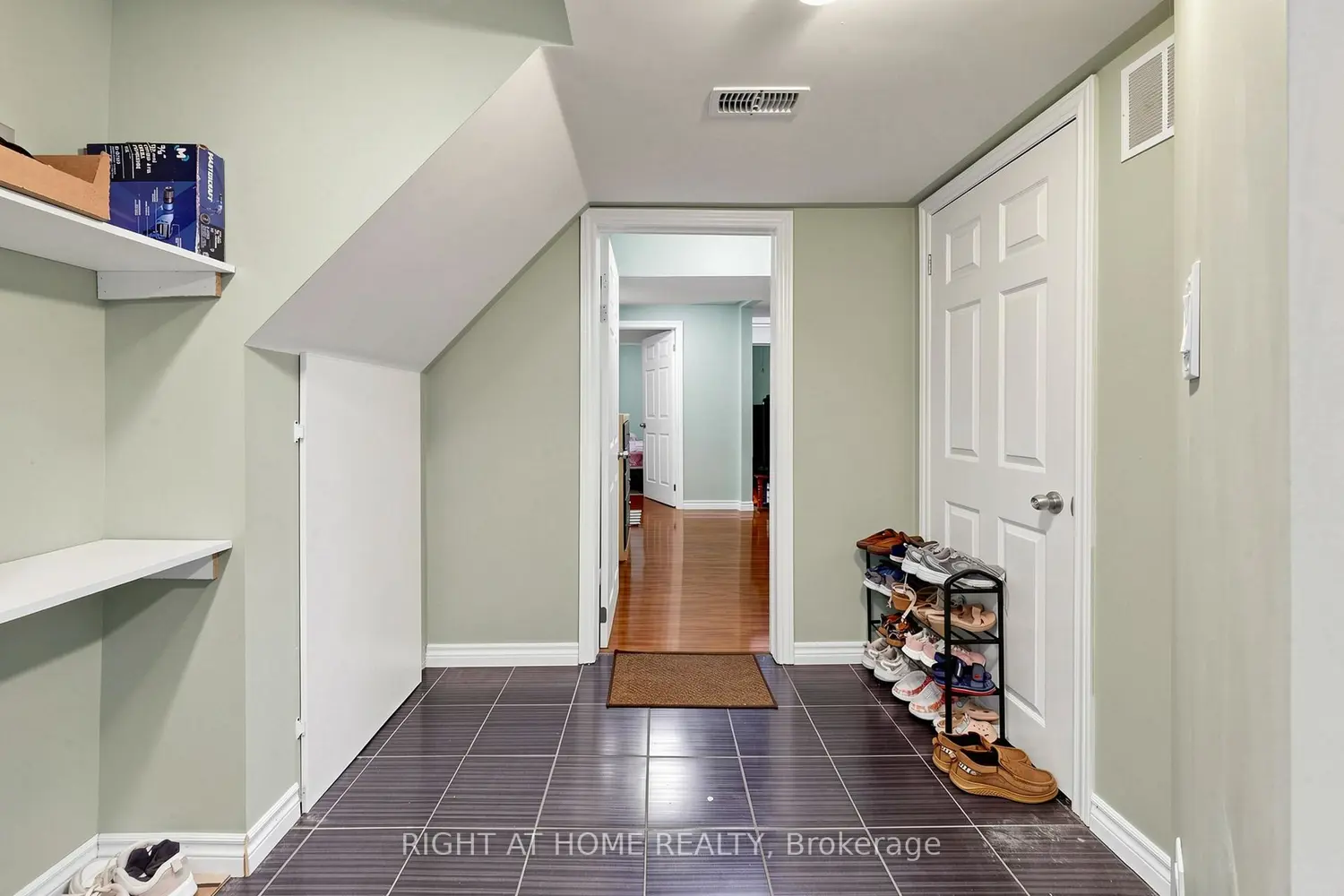 Additional image 13 of 648 Blackwood Boulevard