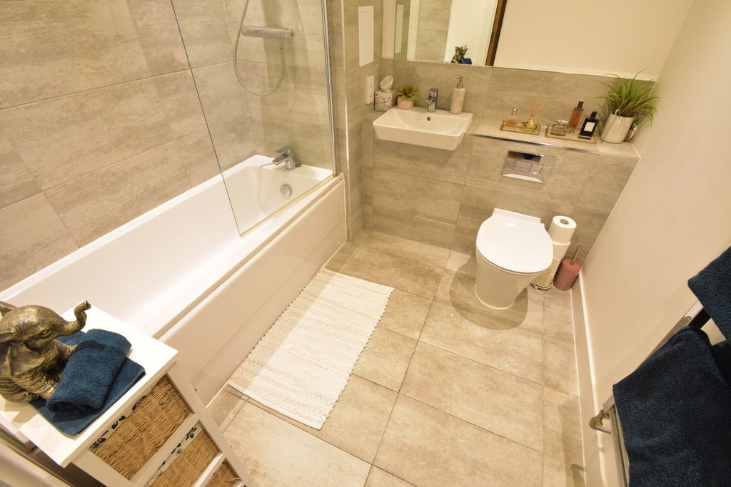Additional image 7 of 2 bed flat to rentGriffin Court, Stirling Drive, Luton, Bedfordshire LU2