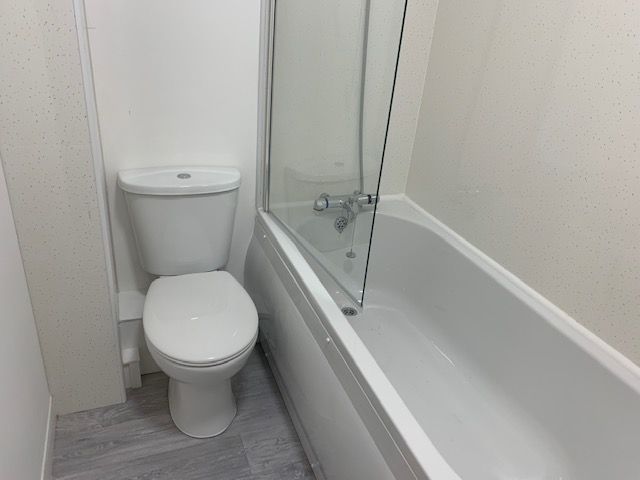 Additional image 11 of 3 bed flat to rentDallow Road, Luton LU1