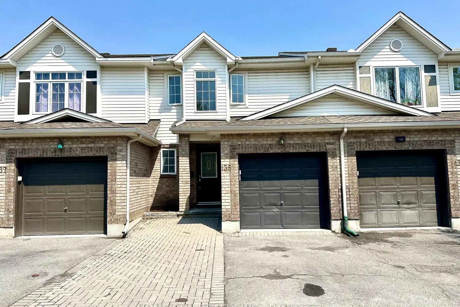 135 Kinross Private