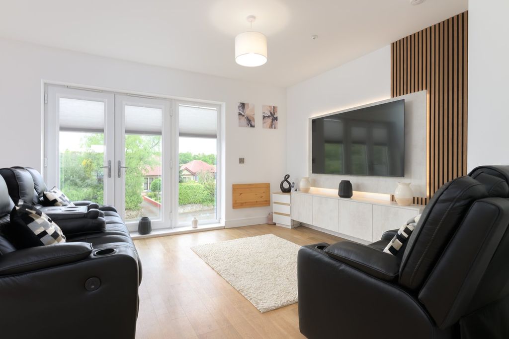 Additional image 3 of 2 bed flat for saleOld Bellsdyke Road, Larbert FK5