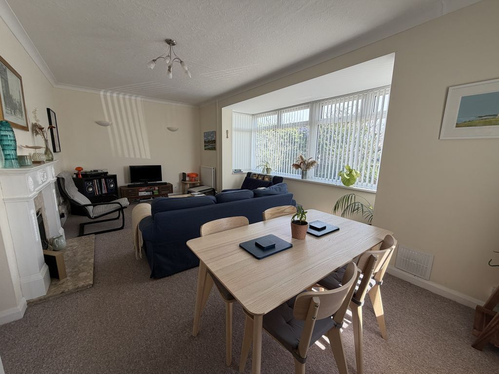 Additional image 3 of 4 bed detached house to rentHazel Close, Porthcawl CF36