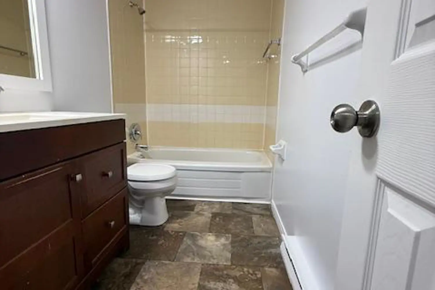 Additional image 14 of 475 Sandringham Crescent 39
