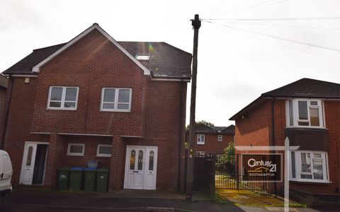 |Ref: R200214|, Grove Road, Southampton SO15