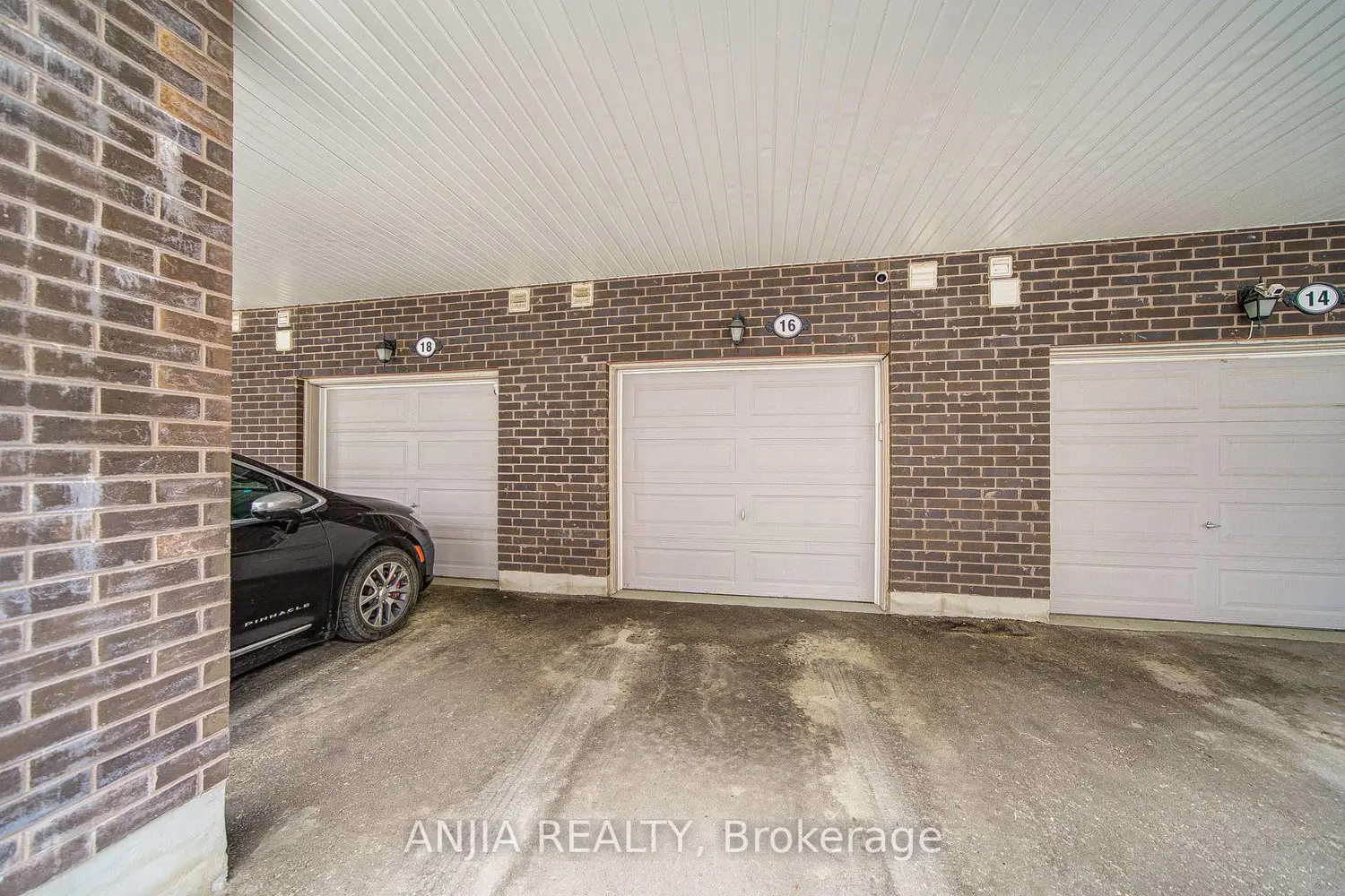 Additional image 20 of 16 Adam Sellers Street