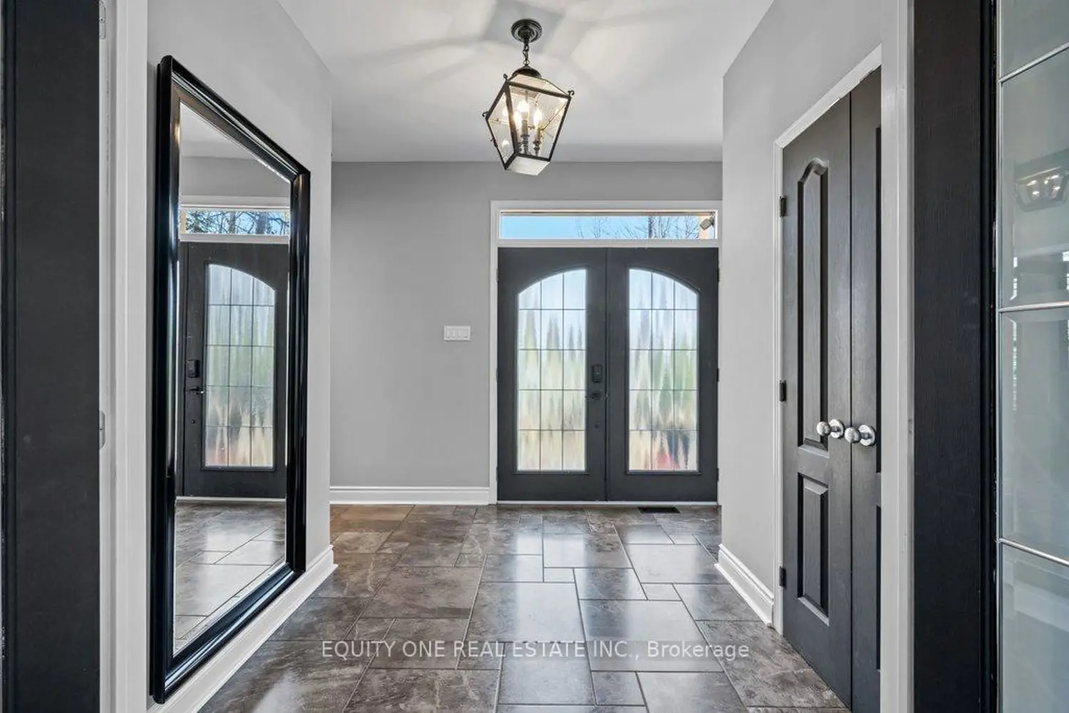 133 Arbourbrook Boulevard photo 3