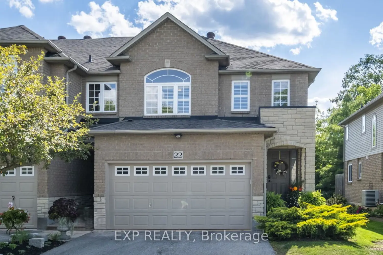 130 Robert Street 22 photo 2