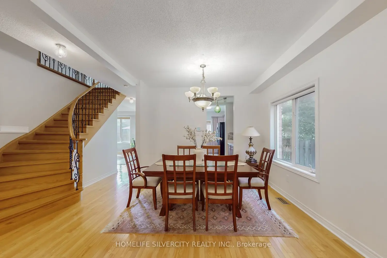 Additional image 4 of 6 Rouge Fairway Street