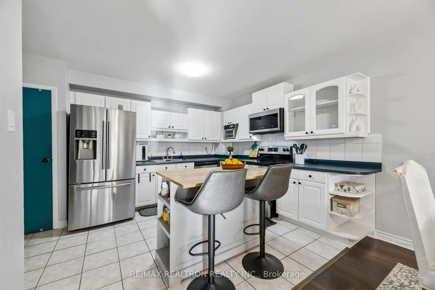 Additional image 11 of 925 Bayly Street 79