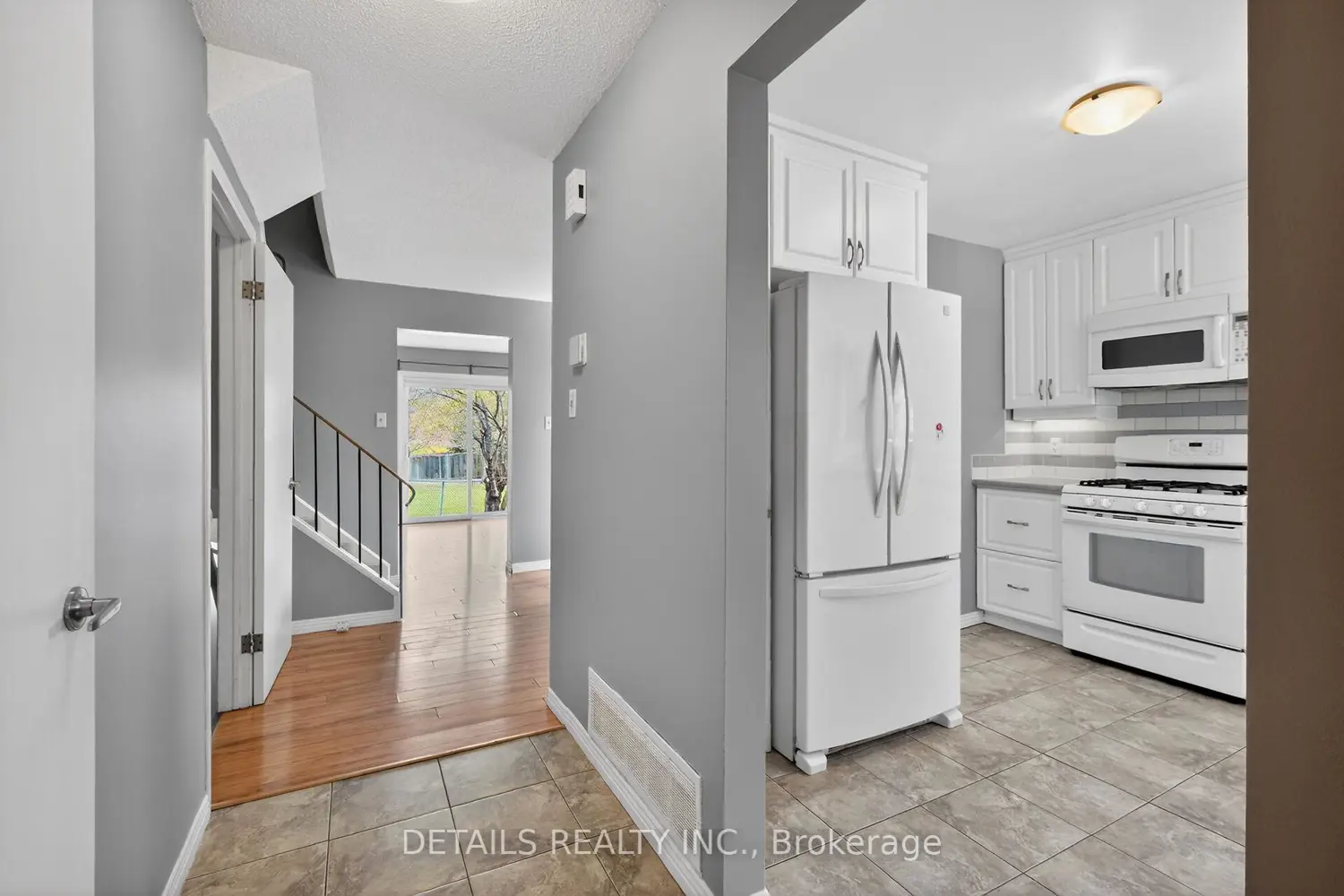 23 Clifford Private 43 photo 2