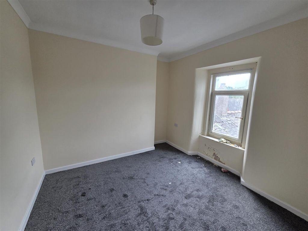 Additional image 6 of 4 bed flat to rentCommercial Road, Newport NP20
