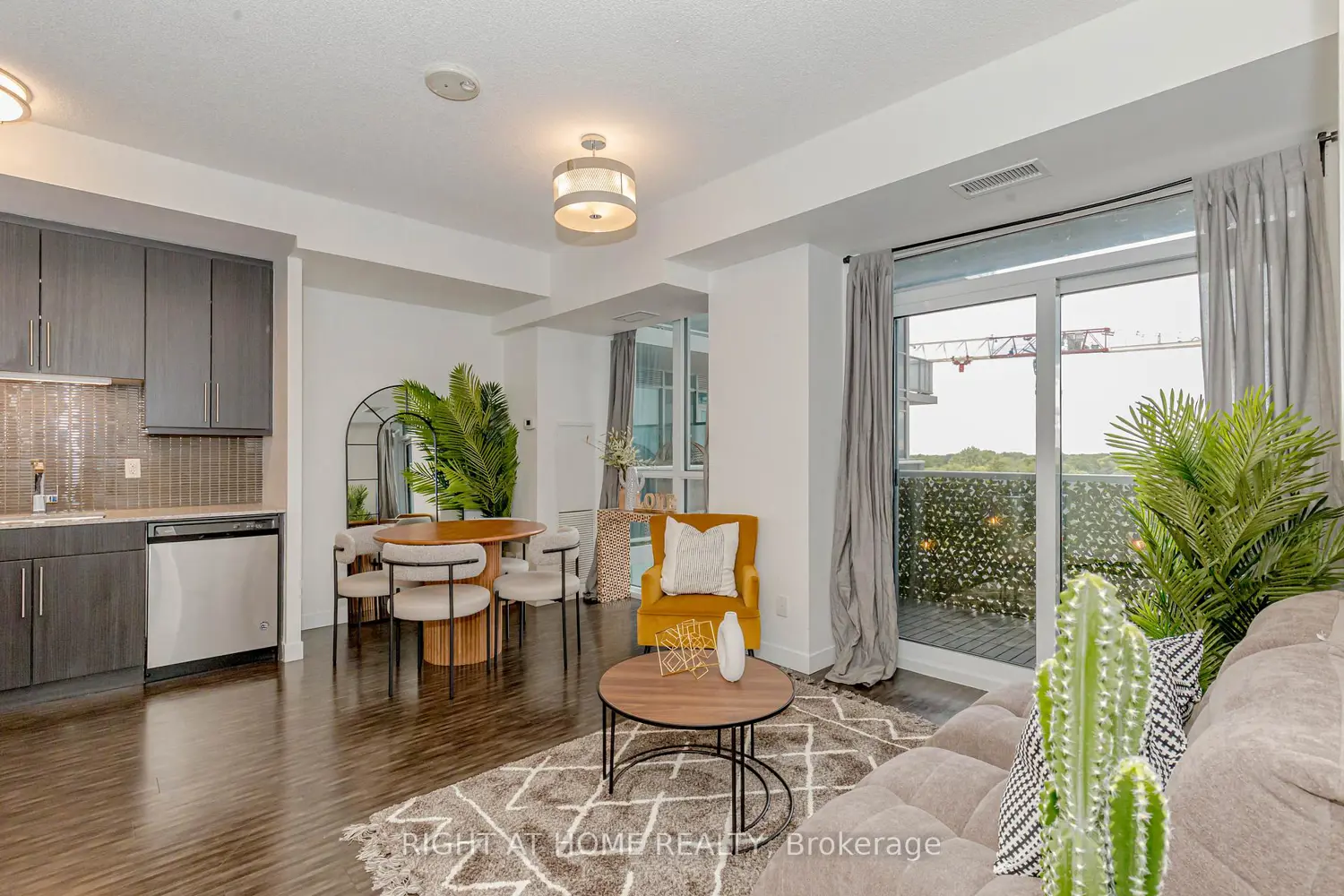 Additional image 7 of 2093 Fairview Street 709