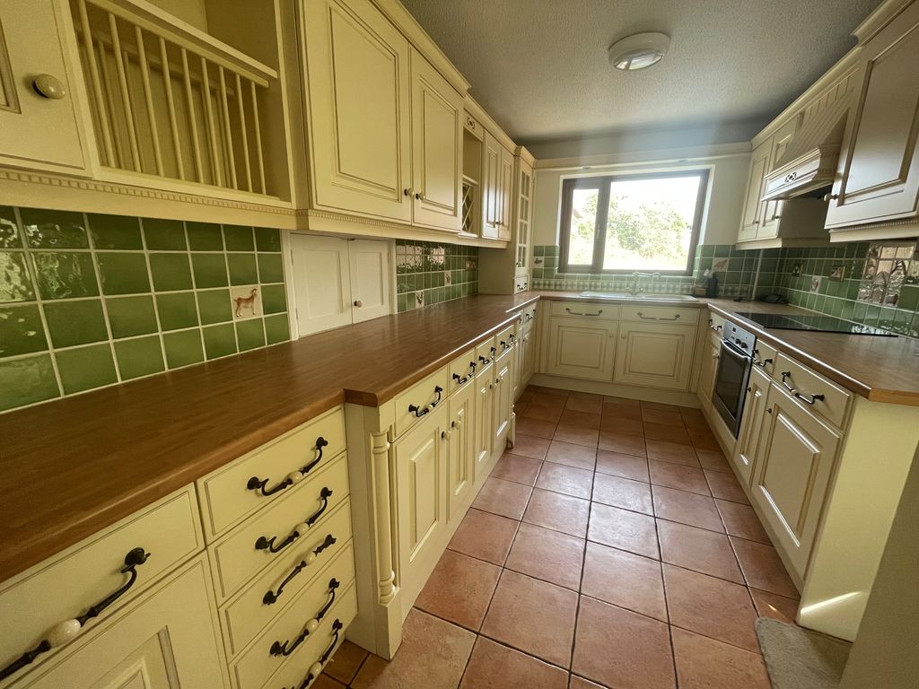 Additional image 5 of 4 bed detached house to rentOgmore Drive, Porthcawl CF36