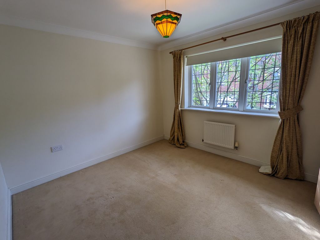 Additional image 13 of 4 bed property to rentVicarage Close, Horsham RH12