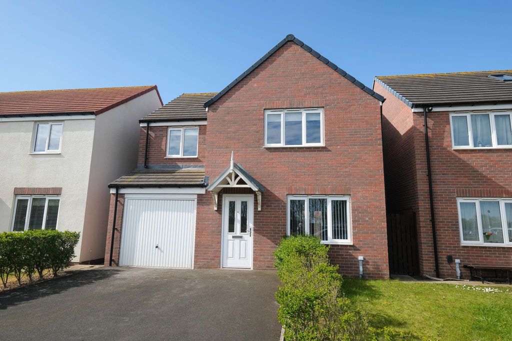 4 bed detached house to rentChillingham Court, Amble NE65