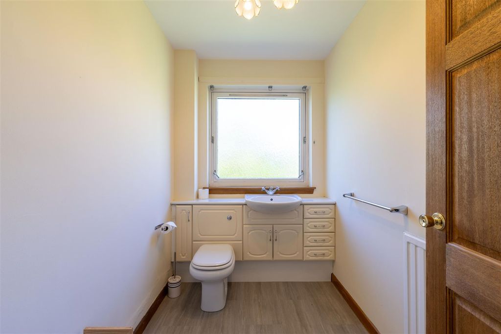 Additional image 14 of 4 bed detached bungalow to rentHeughfield Road, Bridge Of Earn PH2
