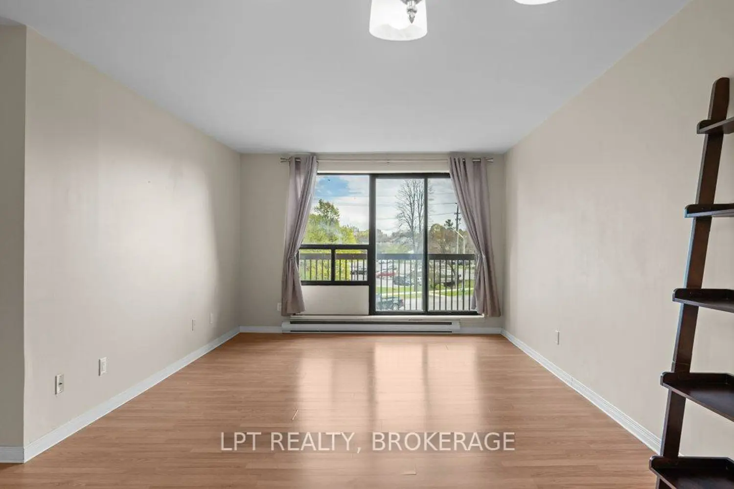 17 Eldon Hall Place 303
