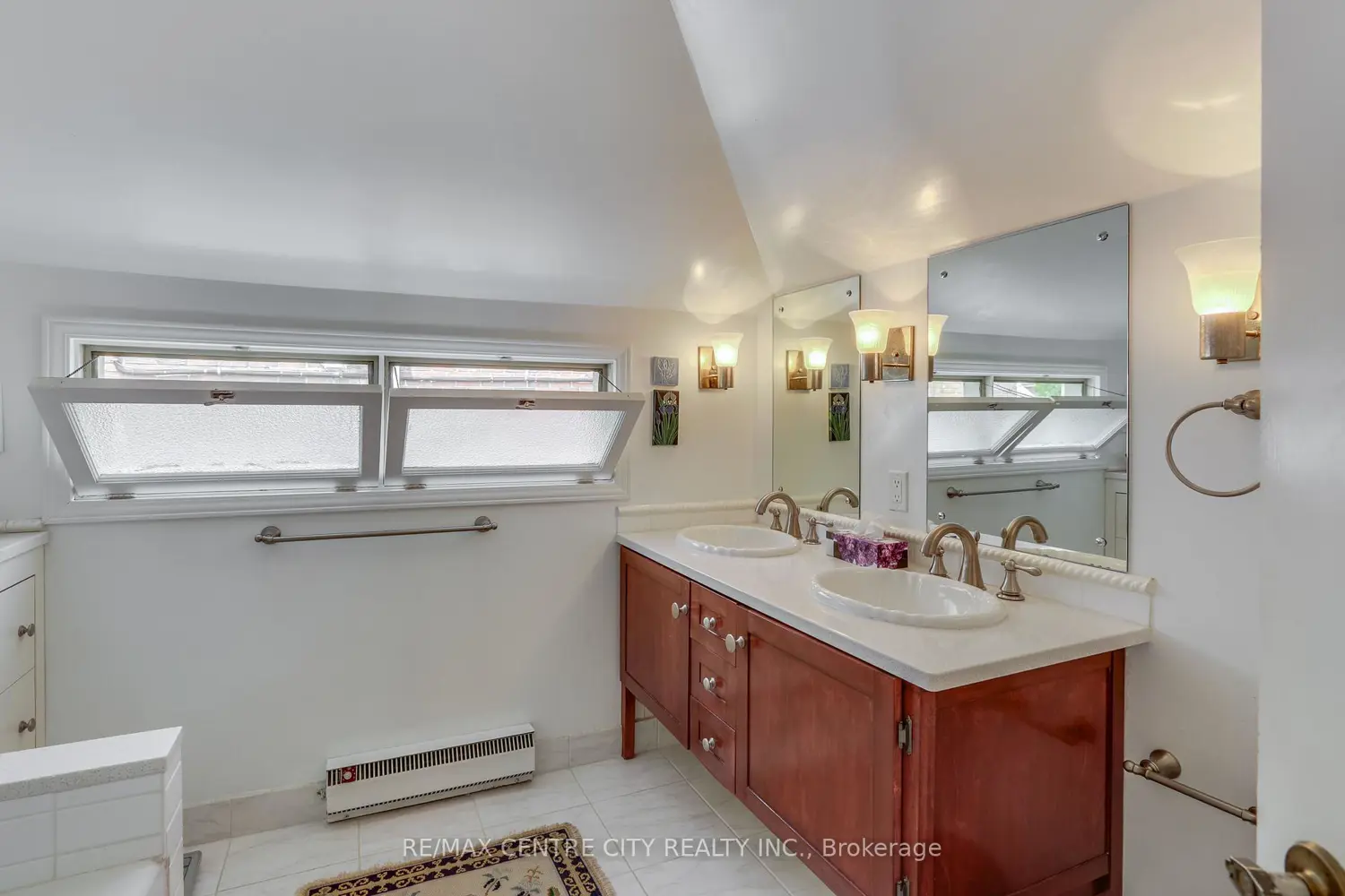 Additional image 8 of 1008 Waterloo Street