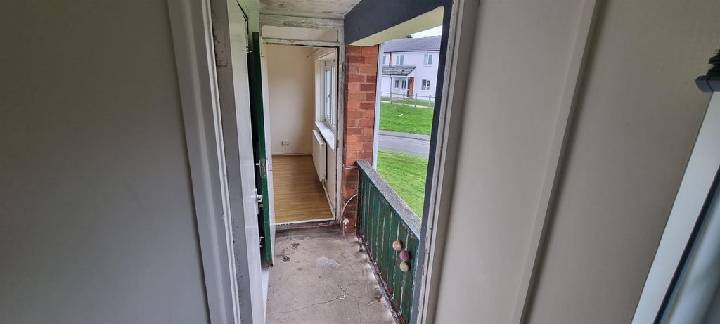 Additional image 12 of 2 bed flat to rentSiskin Close, Haverfordwest SA61