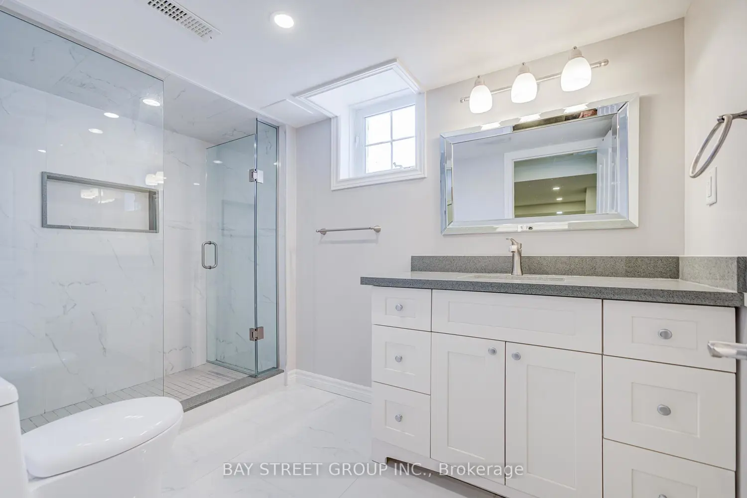 Additional image 5 of 714 Castlemore Avenue