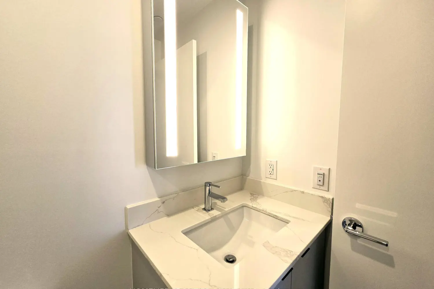 1182 King Street 822