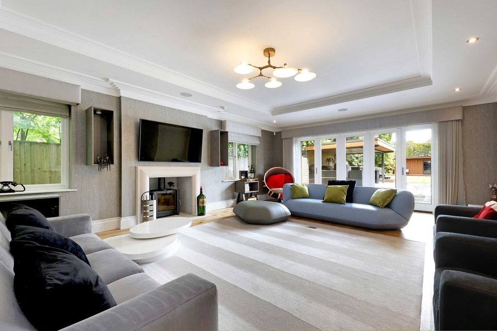 Additional image 4 of 6 bed detached house for salePenn Road, Beaconsfield, Buckinghamshire HP9