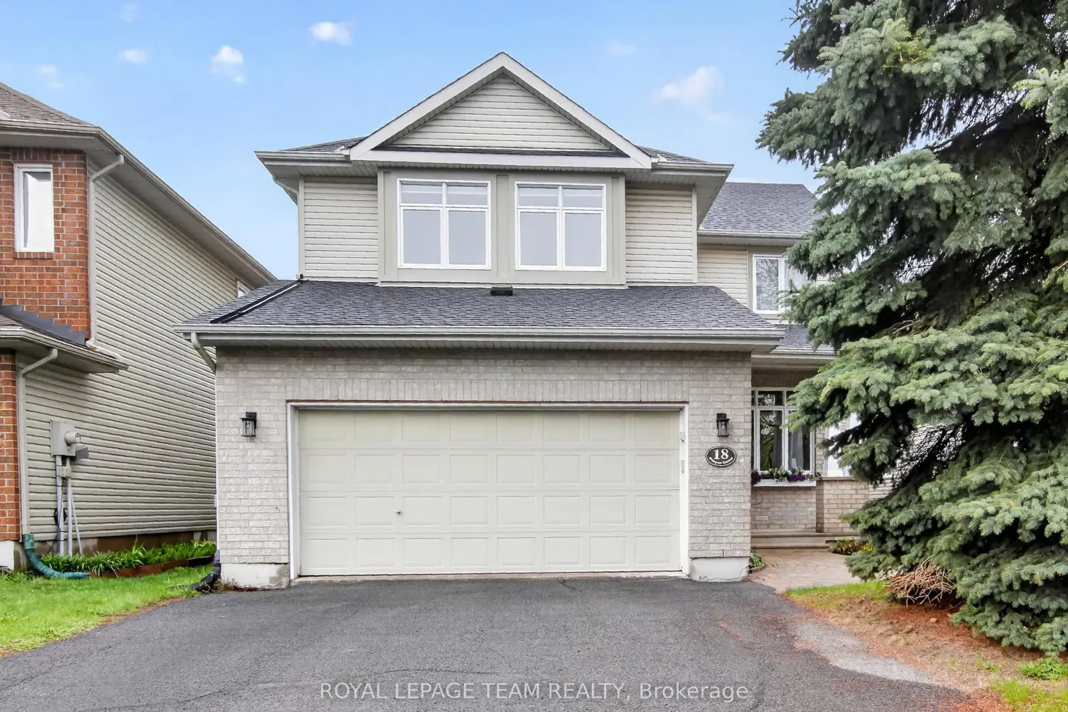 18 Rivergreen Crescent