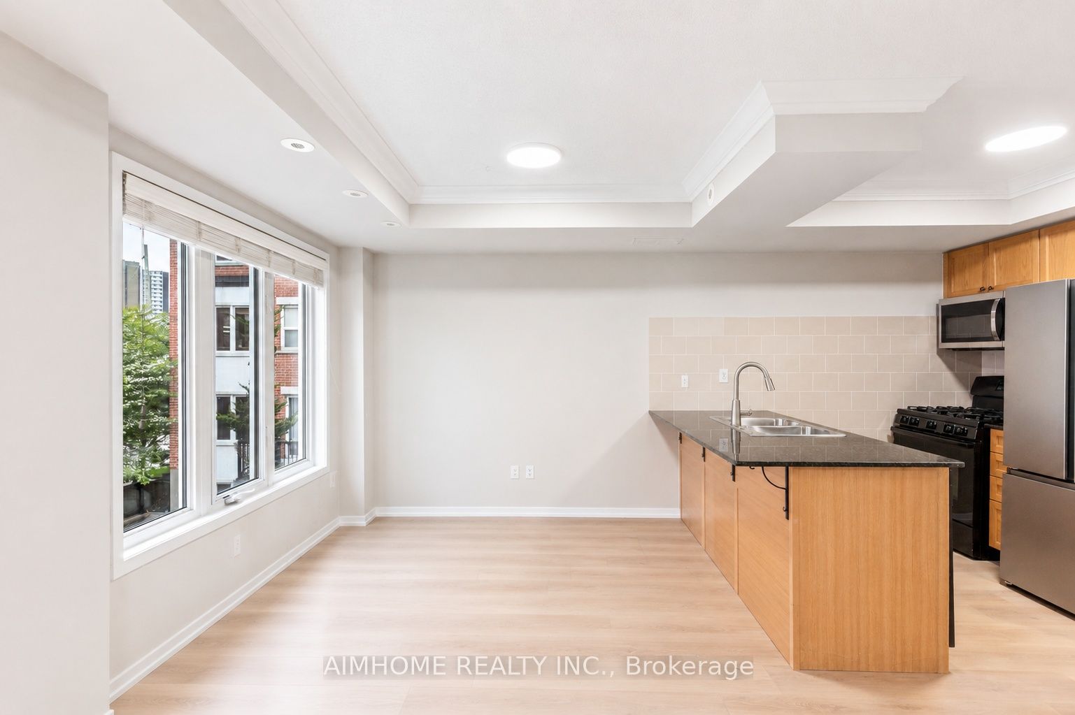 Additional image 2 of 6-29 Frances Loring Lane, Toronto, ON, M4M 3E8