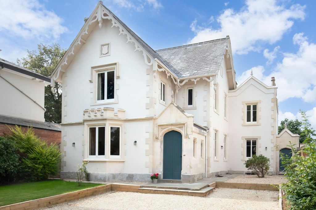 7 bed detached house to rentLondon Road, Cheltenham GL52