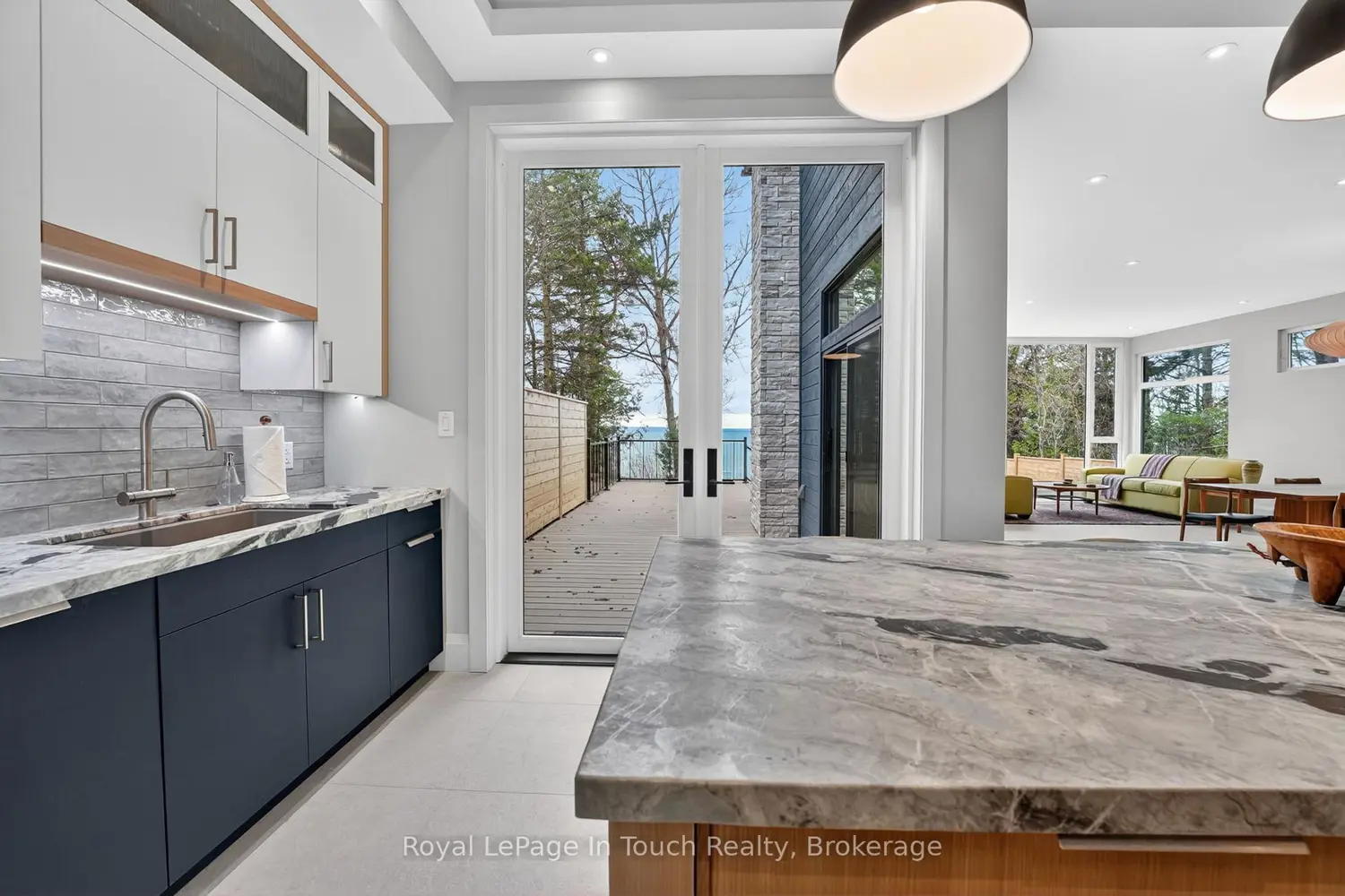 160 Tiny Beaches Road photo 4