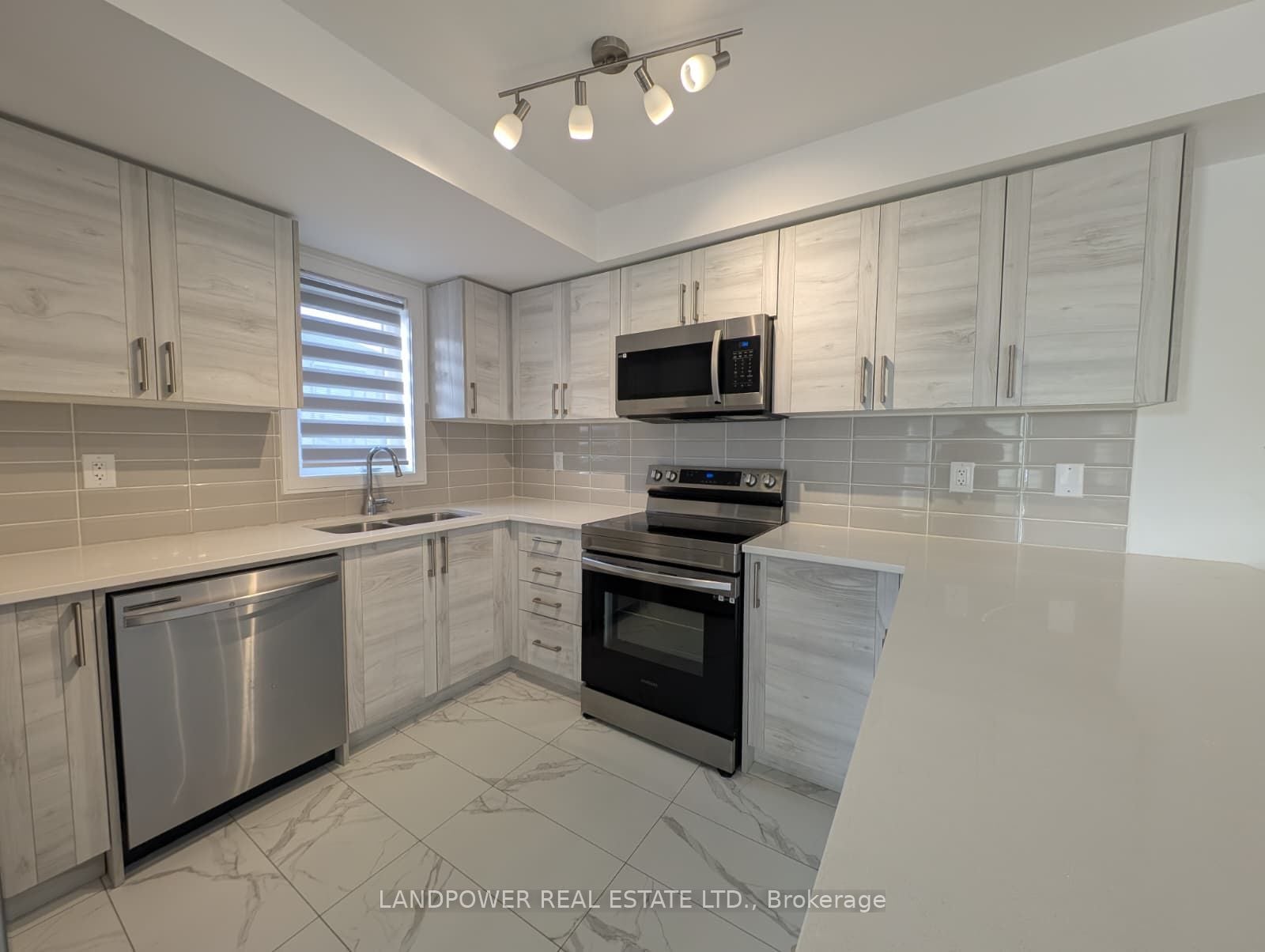 Additional image 3 of 52 Appletree Lane, Barrie, ON, L9J 0P1