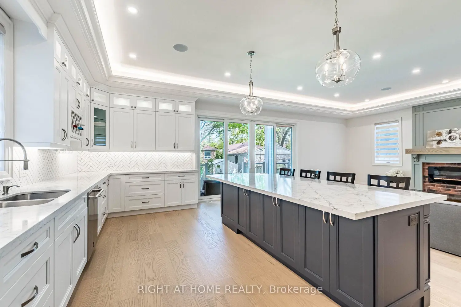 12 Thames Avenue photo 4