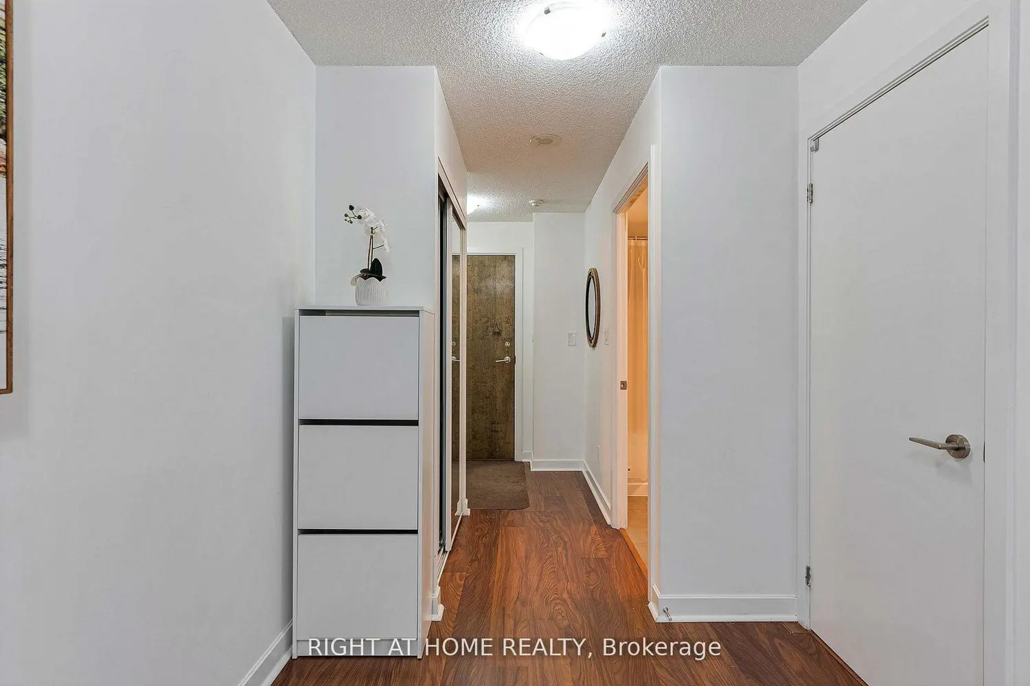 33 Bay Street 603 photo 4