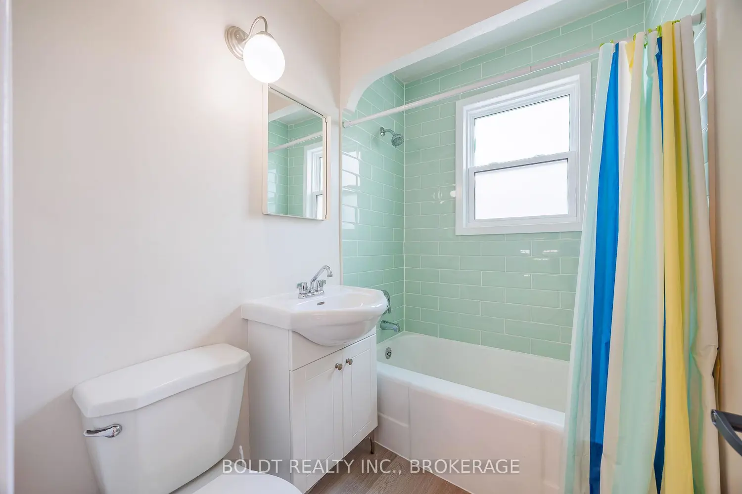Additional image 11 of 422 Welland Avenue