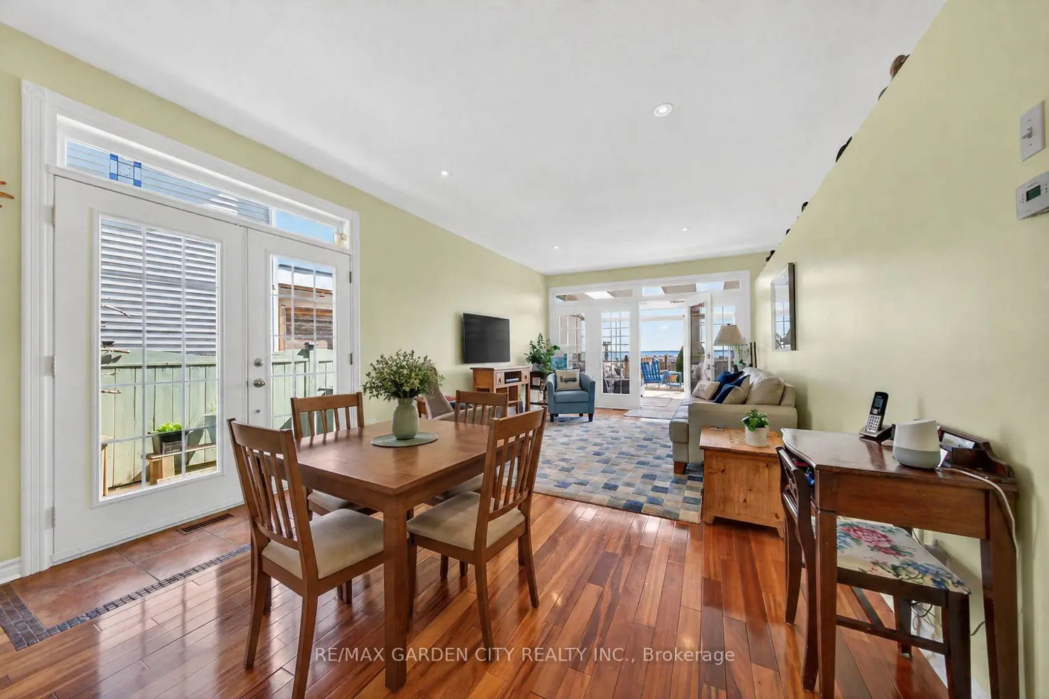 Additional image 5 of 3328 Dustan Street