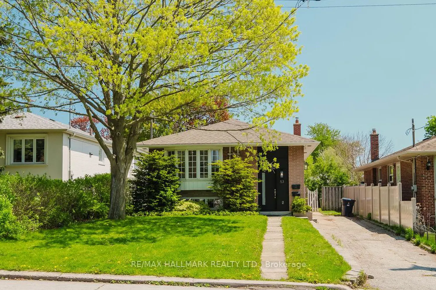 53 Fraserton Crescent photo 2