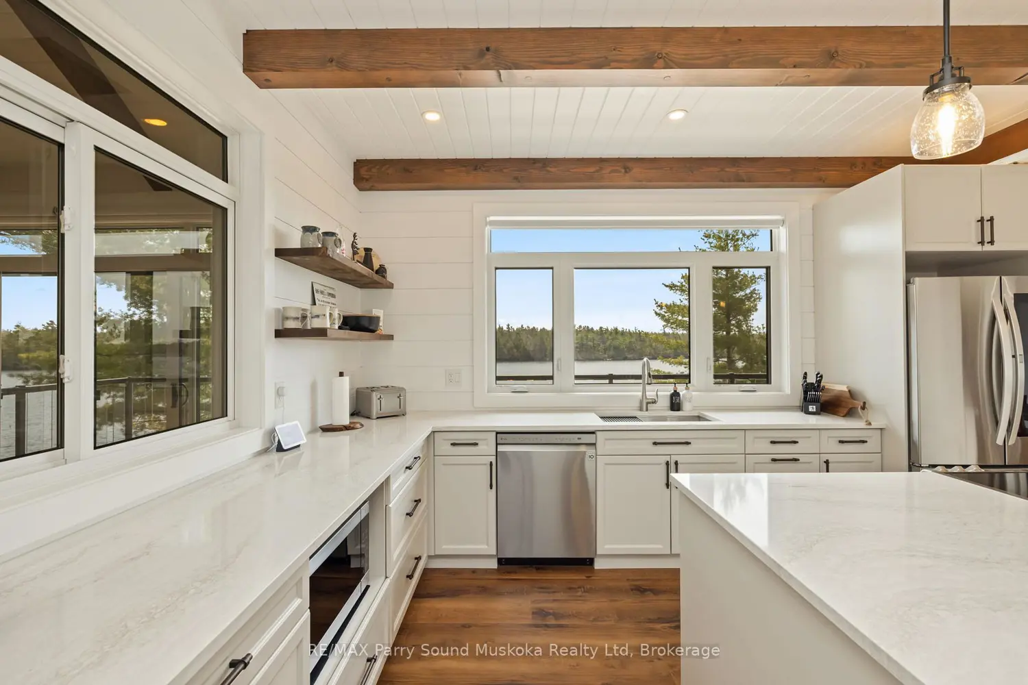 Additional image 9 of 4 B690 Island