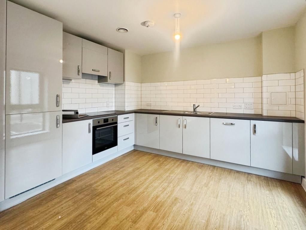Additional image 2 of 2 bed flat to rentNewbury, Berkshire RG14