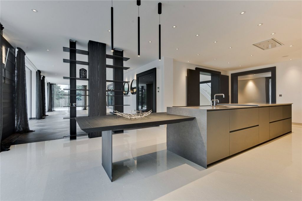 Additional image 2 of 6 bed detached house to rentHorseshoe Ridge, Camp End Road, Weybridge, Surrey KT13