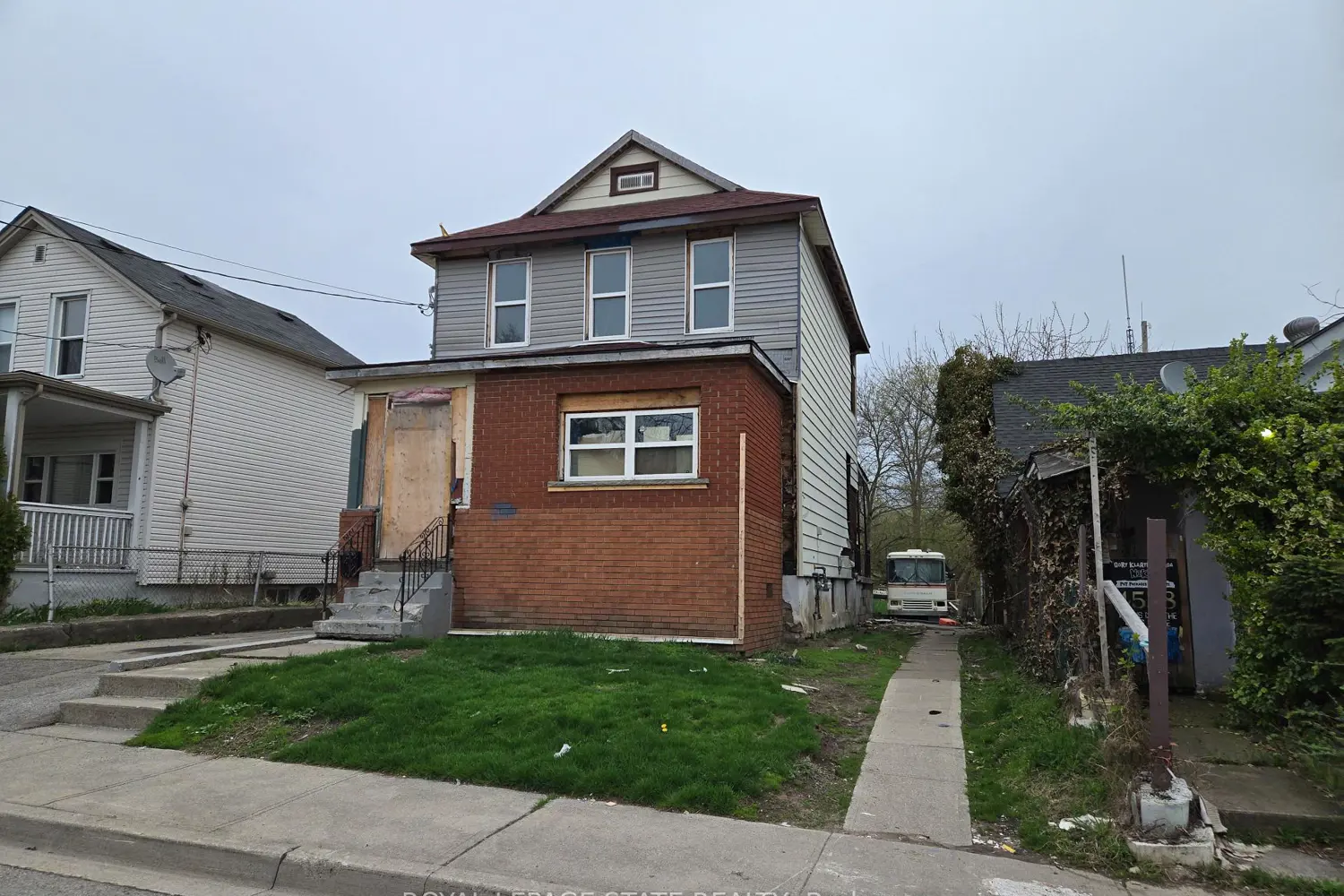 Additional image 2 of 4550 Crysler Avenue