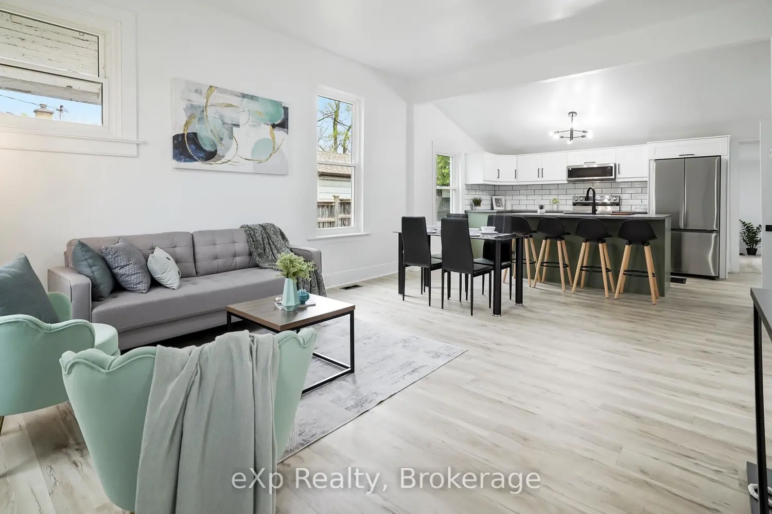 867 Devine Street photo 4
