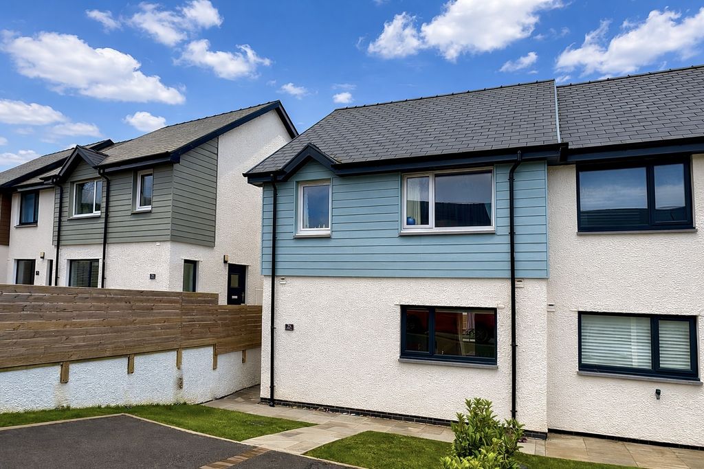 3 bed end terrace house for salePenrhyncoch SY23