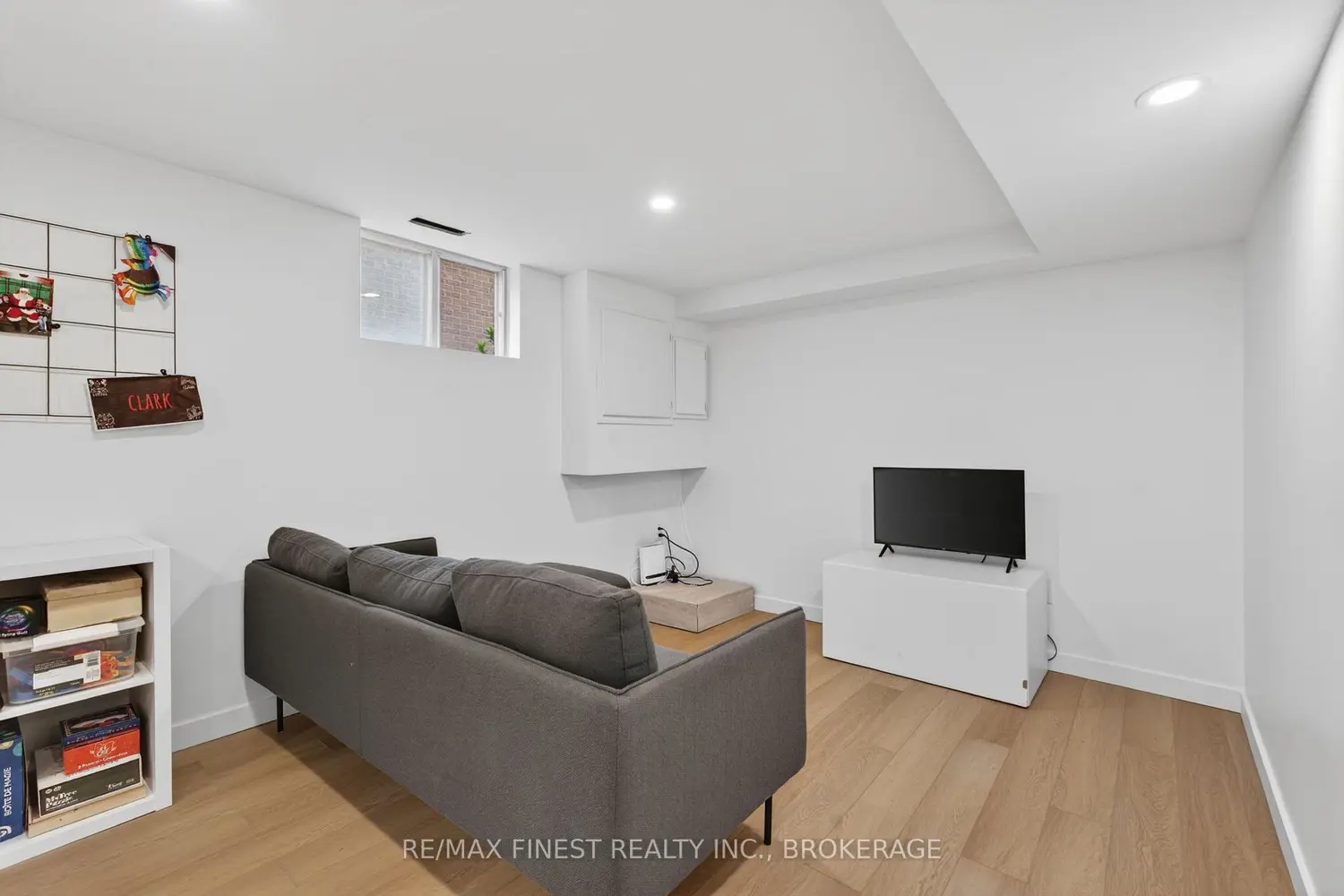 Additional image 10 of 825 Somerset Crescent