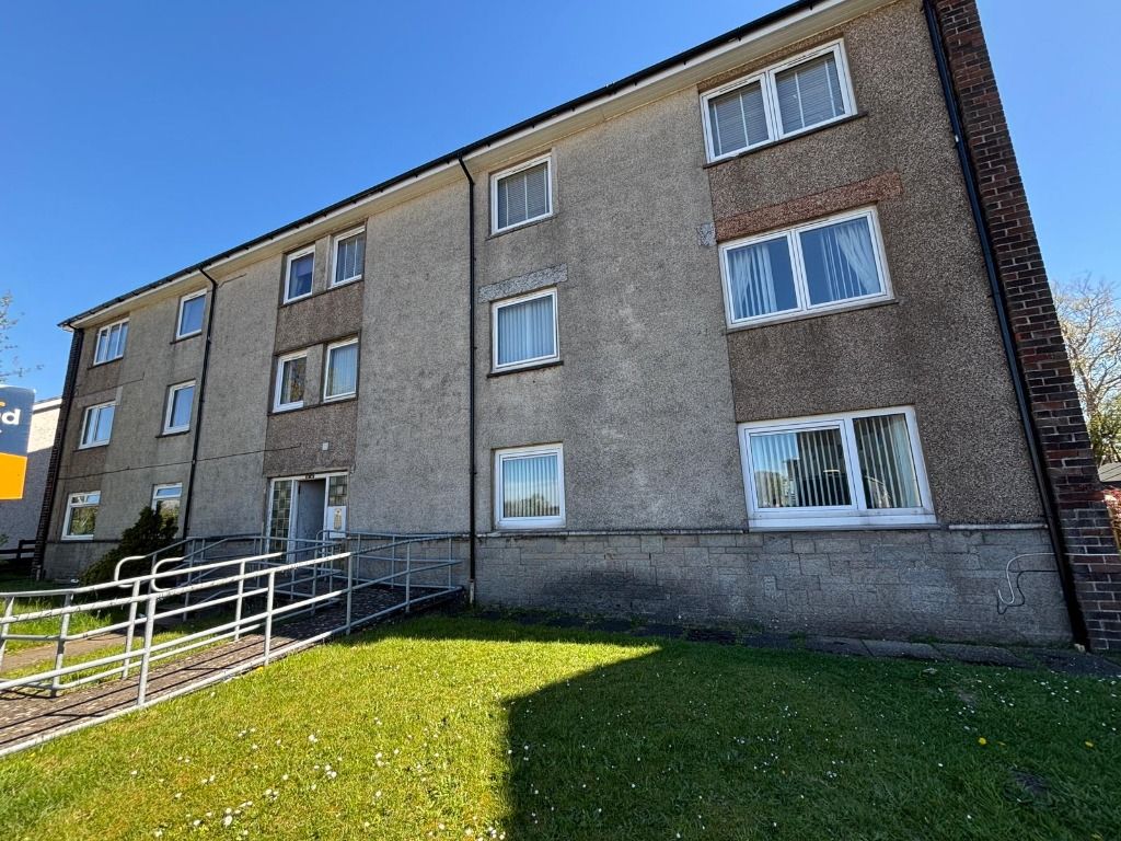 3 bed flat to rentBuchan Road, Troon, South Ayrshire KA10
