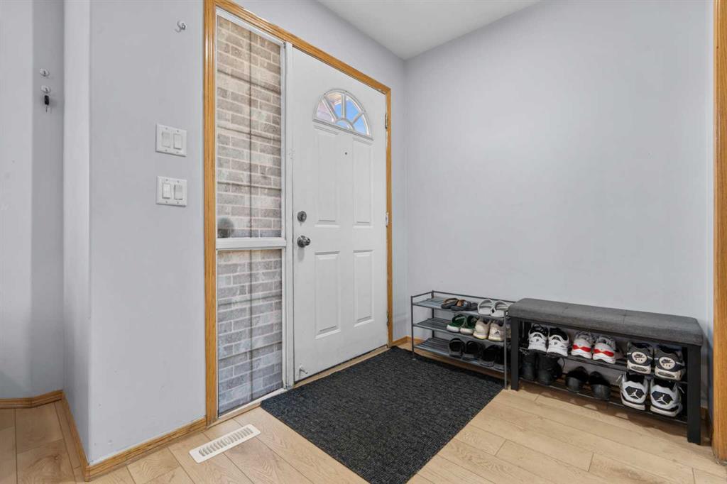 Additional image 5 of 230 Tarawood Close NE, Calgary, AB, T3J4Y9
