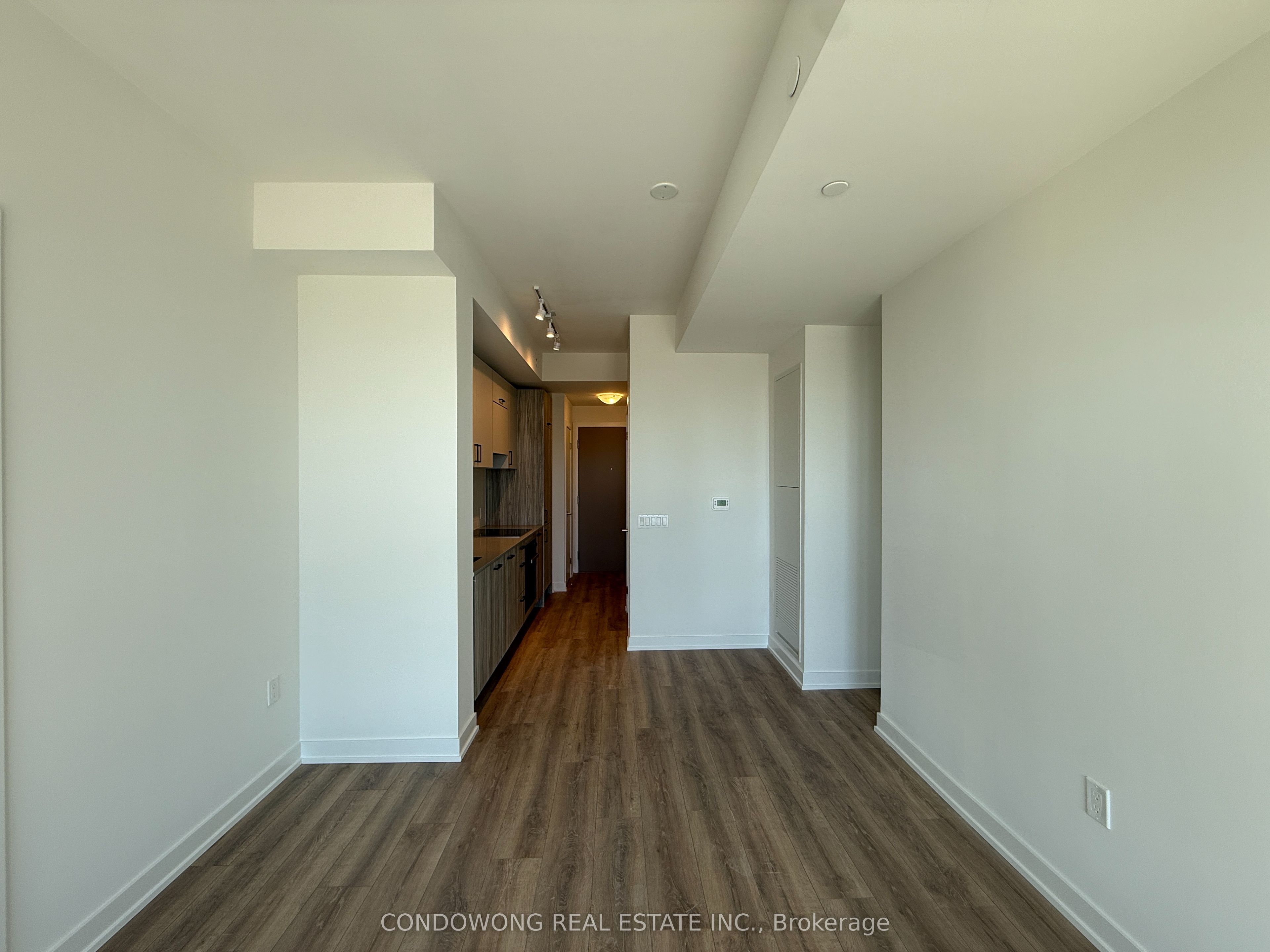 Additional image 2 of 908-5 Quarrington Lane, Toronto, ON, M3C 0S5
