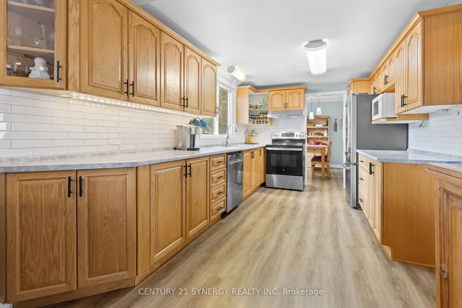 346 Nagel Avenue photo 5